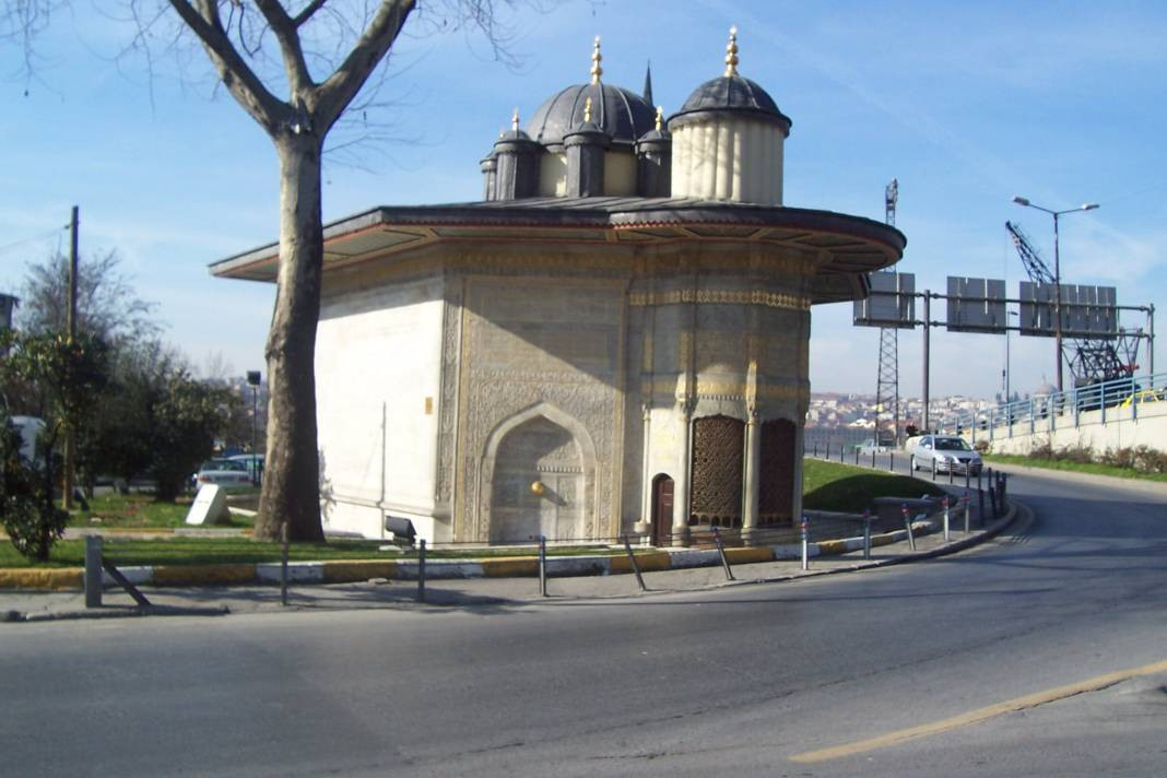 Binlerce İstanbullu her gün önünden geçiyor! İşte Saliha Sultan Çeşmesi’nin ilginç hikayesi - Resim: 22